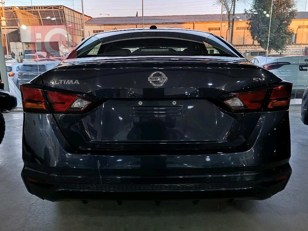 نيسان ألتيما